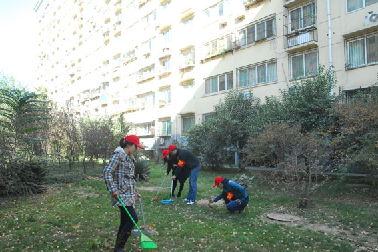 “文明示范日”趙王志愿者服務隊義務清掃邯鋼農林生活區